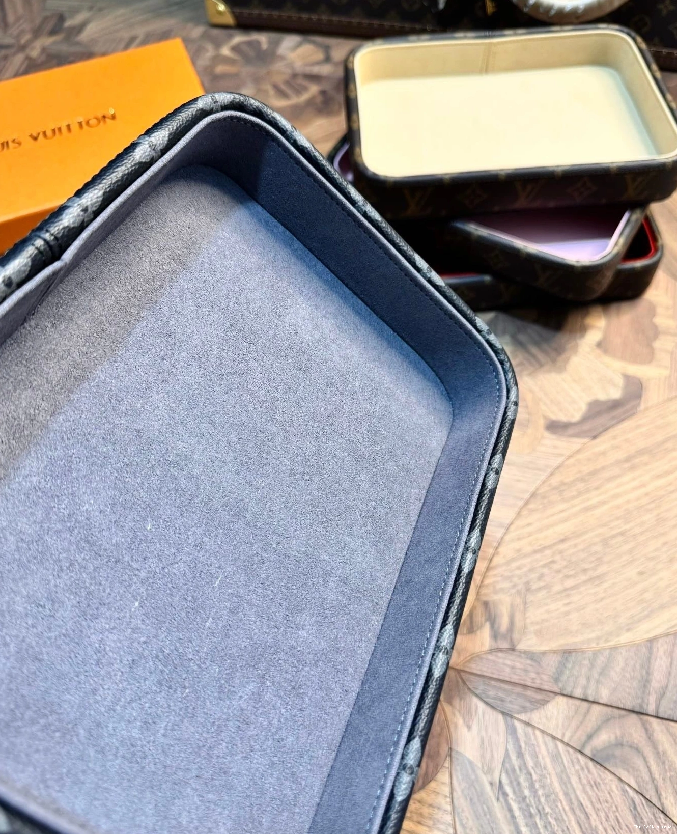 LV TRAY CUSTOM VALET 0731